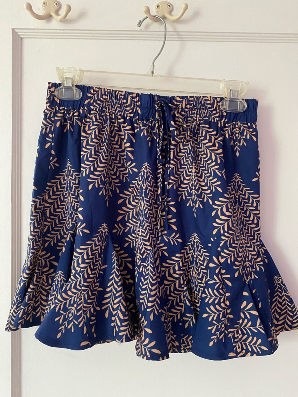 Cupshe Navy and Tan Botanical Ruffle Skirt